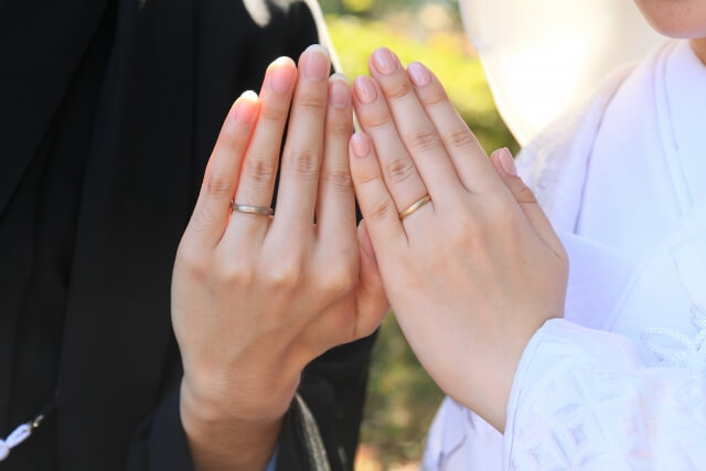 友人のお呼ばれ結婚式に着る着物の色や種類の選び方！マナーやルールは？