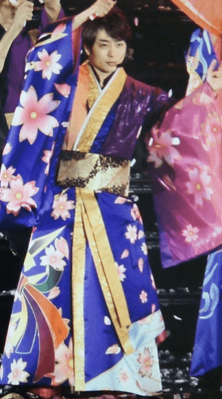 嵐が着ている着物の画像色々 コンサートの Japonism で着ていた着物衣装の柄がすごい 着物心
