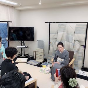 山岡古都の小紋可愛い系コーディネートで女性に人気のふっくらもちもちベーグルランチ